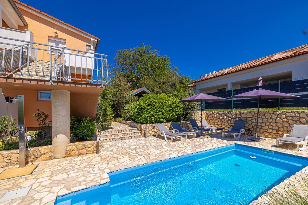Apartments Jenny - B&B Pinezići