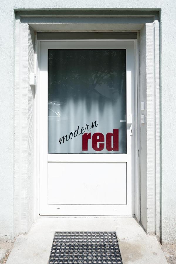 Ferienwohnung Modern Red im Prenzlauer Berg - Ferienwohnung Berlin