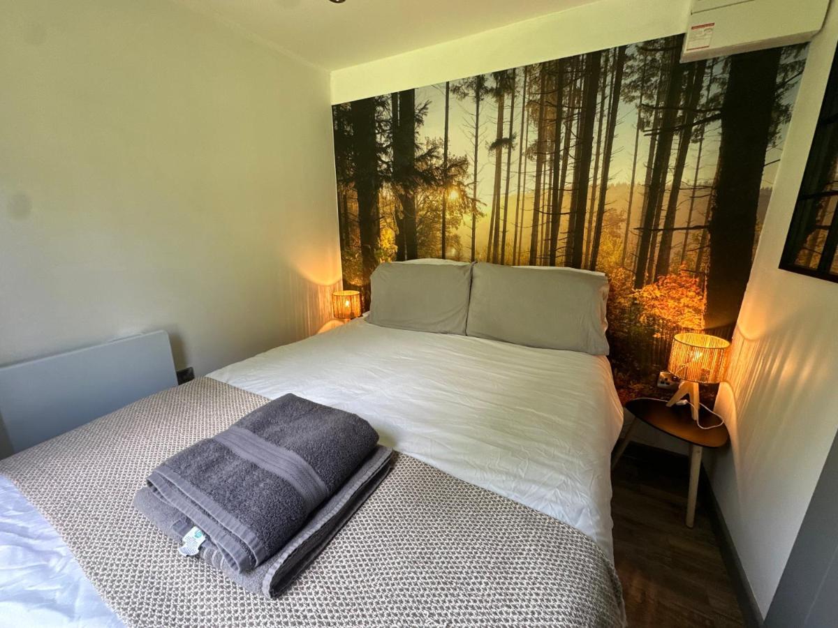 The Truck with private hot tub - Forest View - B&B Ballynameen