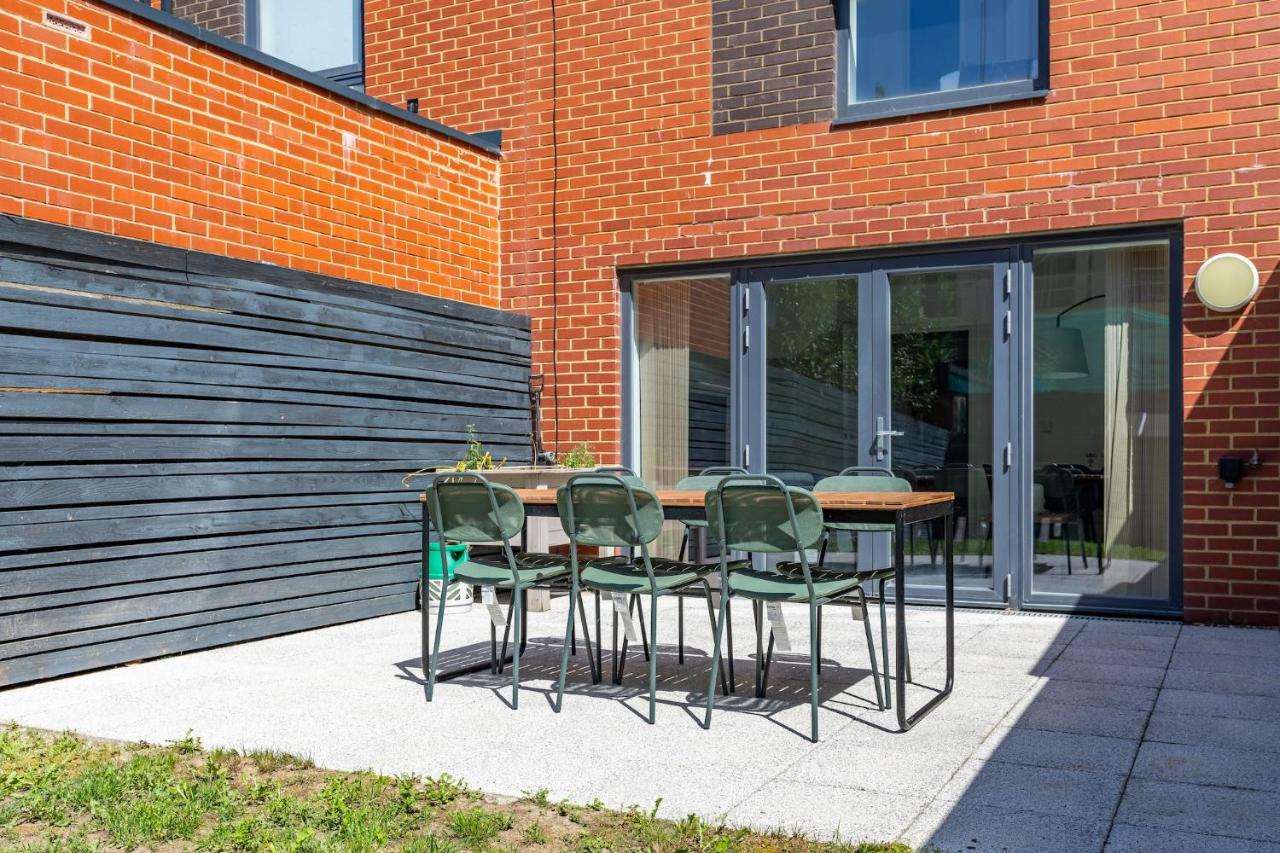 Modern Hove Home w Parking & Garden - B&B Brighton