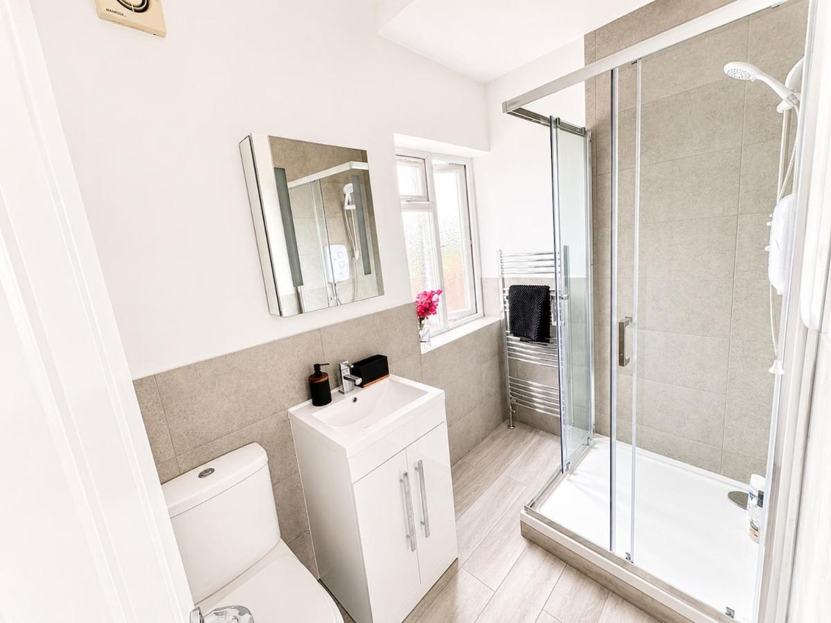 Spacious Family Apartment Sleeps 8 Gloucester Rd - B&B Brístol
