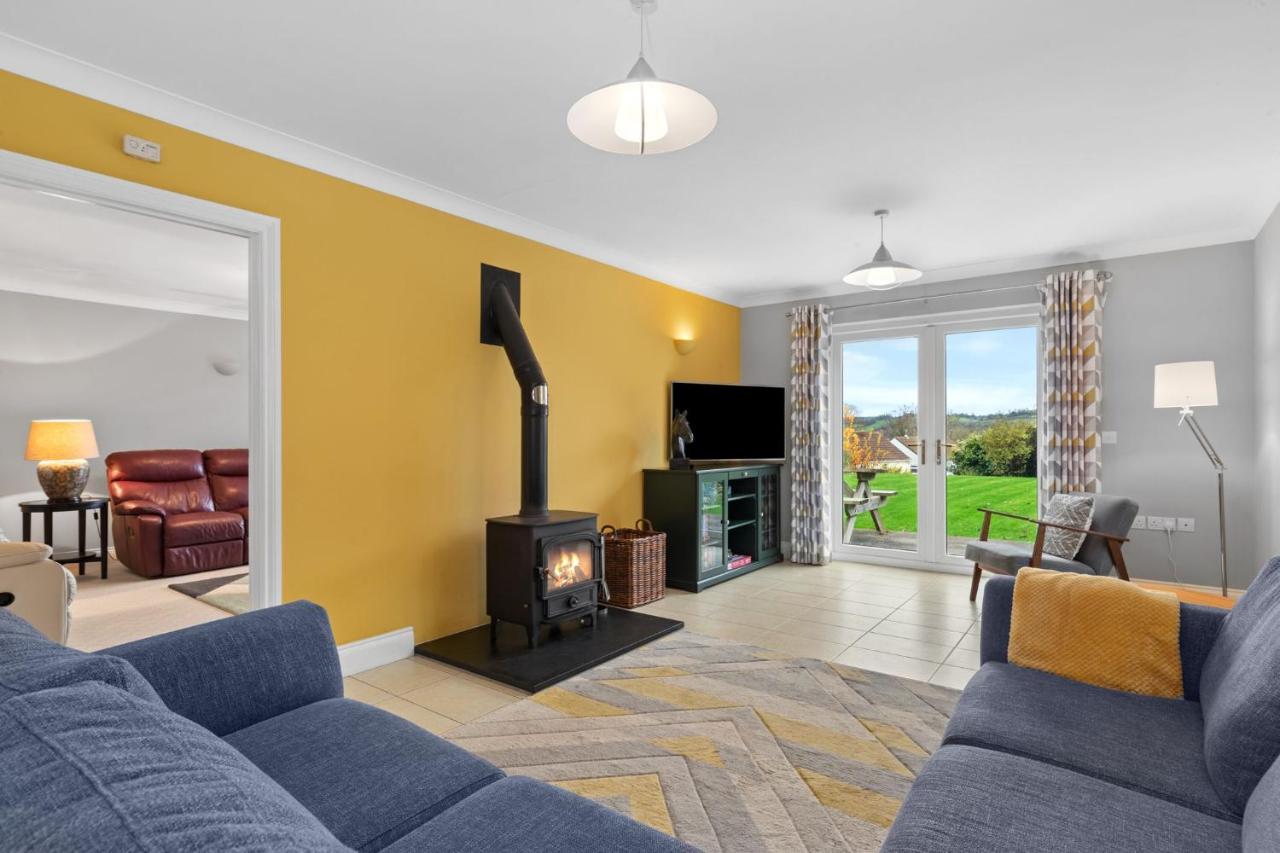 Llais Y Mor - large holiday home close to the beach - sleeps 8 - B&B Carmarthen