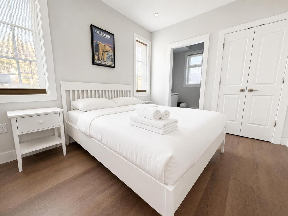 Private Room in Shared West Side Home near UBC - Bed and Breakfast Vancouver