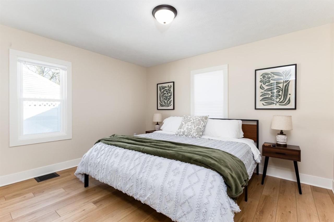 End Zone Escape2BR house 1 mile to ND Stadium! - B&B South Bend