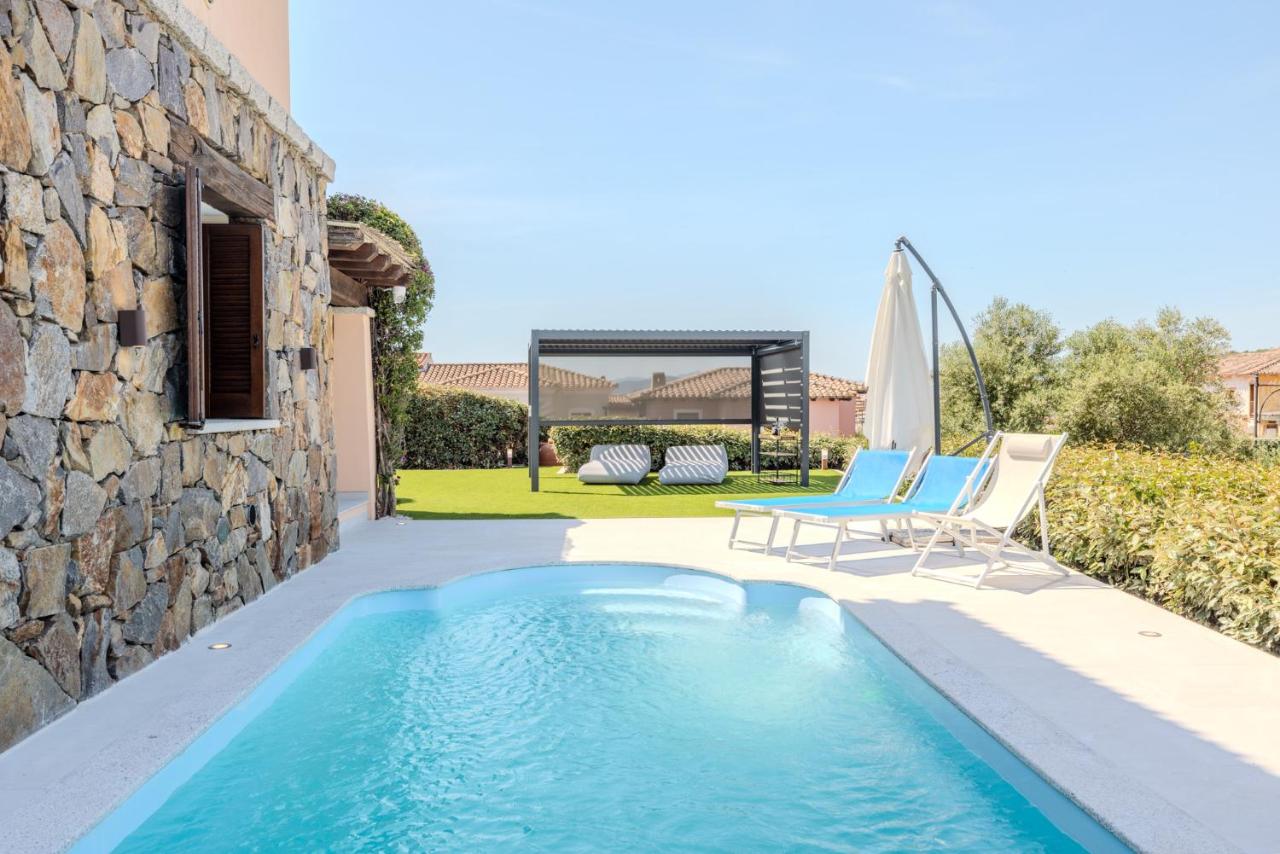 Perseo case vacanze Poggio dei fiori con piscina privata - B&B Olbia