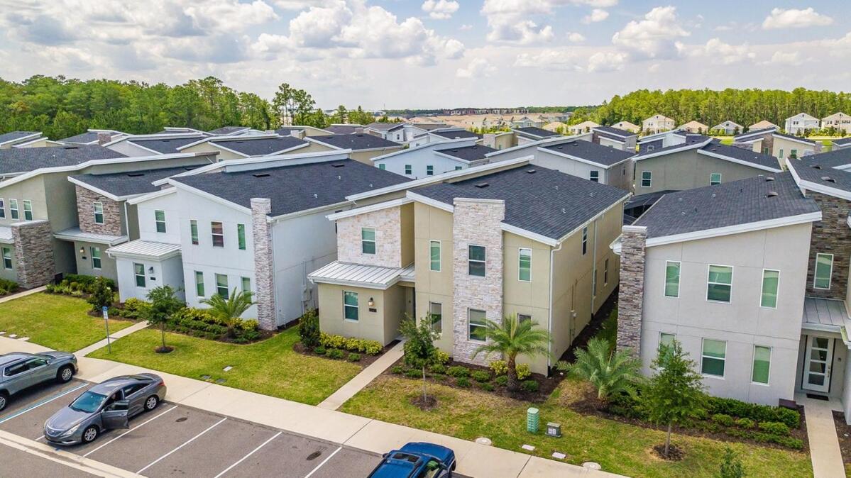 Ultimate 9BR Resort Getaway Near Disney - B&B Kissimmee