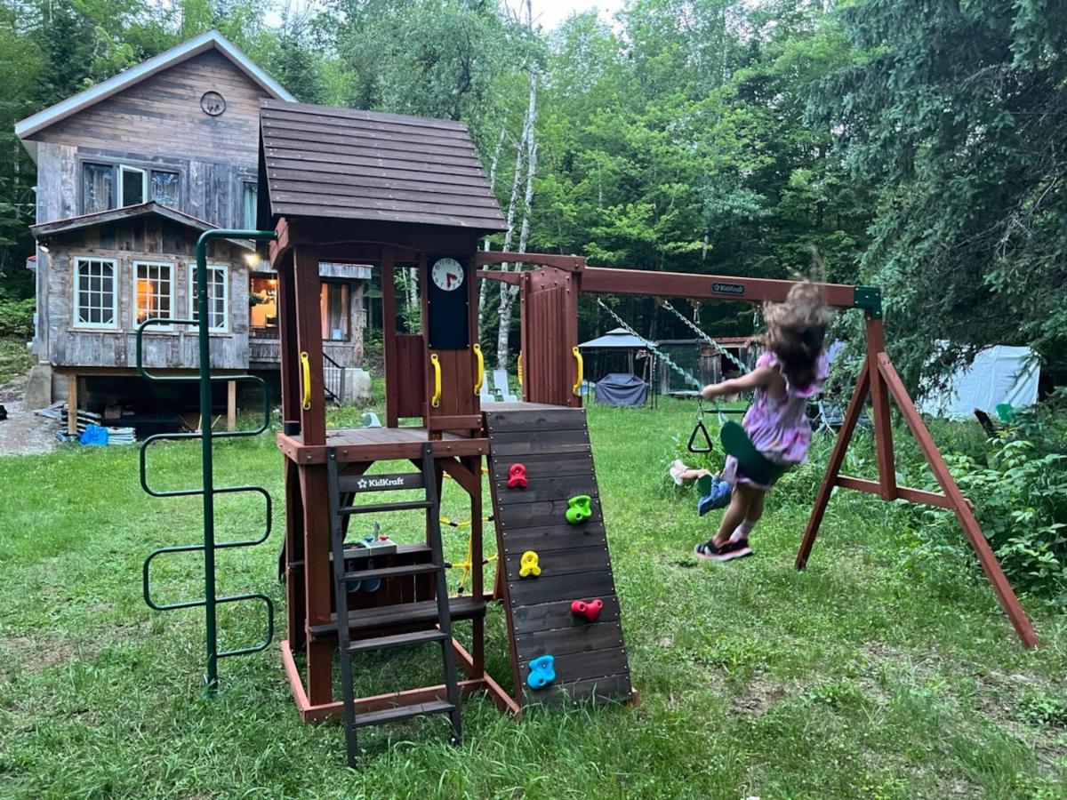 Charming Cottage In a Peaceful Forest & Calm River - B&B Sainte-Béatrix