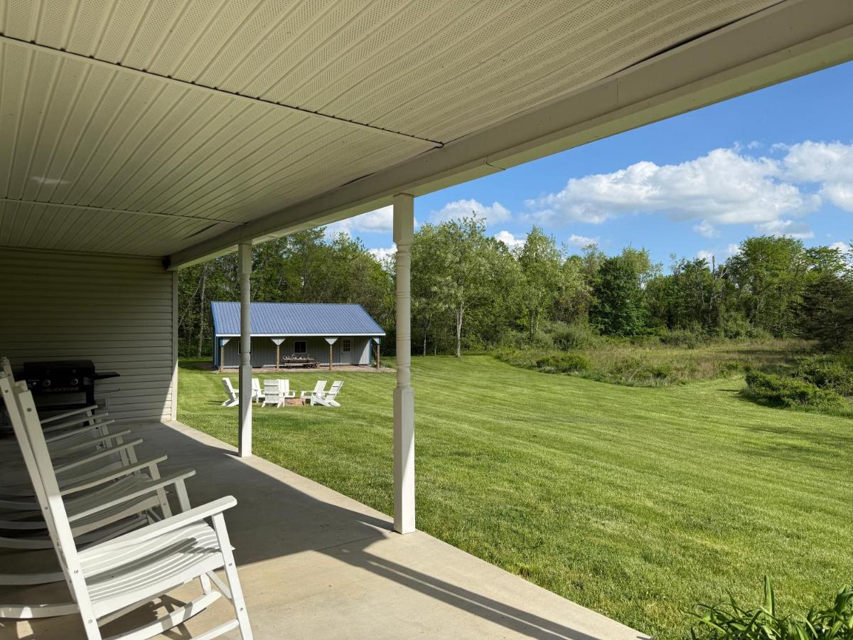 Hocking Hills Cabin 2 Bed - 2 Bath Hot Tub - B&B New Plymouth