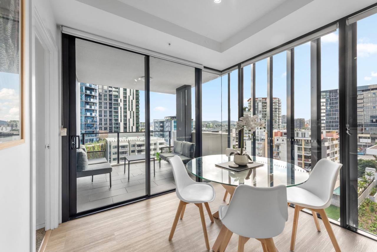Spacious 2BR Apt on Fish Lane with Pool and Parking! - Ferienwohnung Brisbane