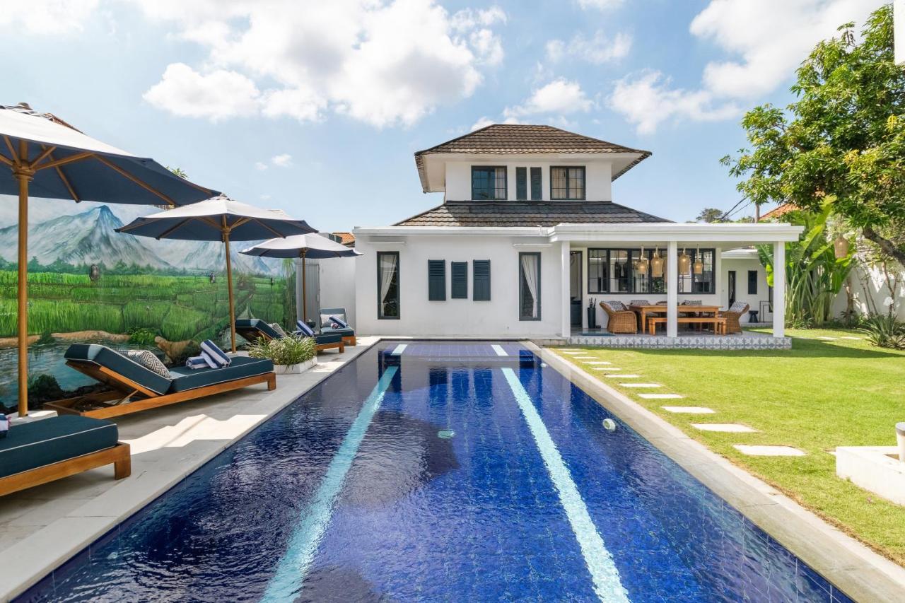Luxe 5 Bed, Sleeps 10, Butler, Walk to ShopsCafe - Ferienwohnung Seminyak
