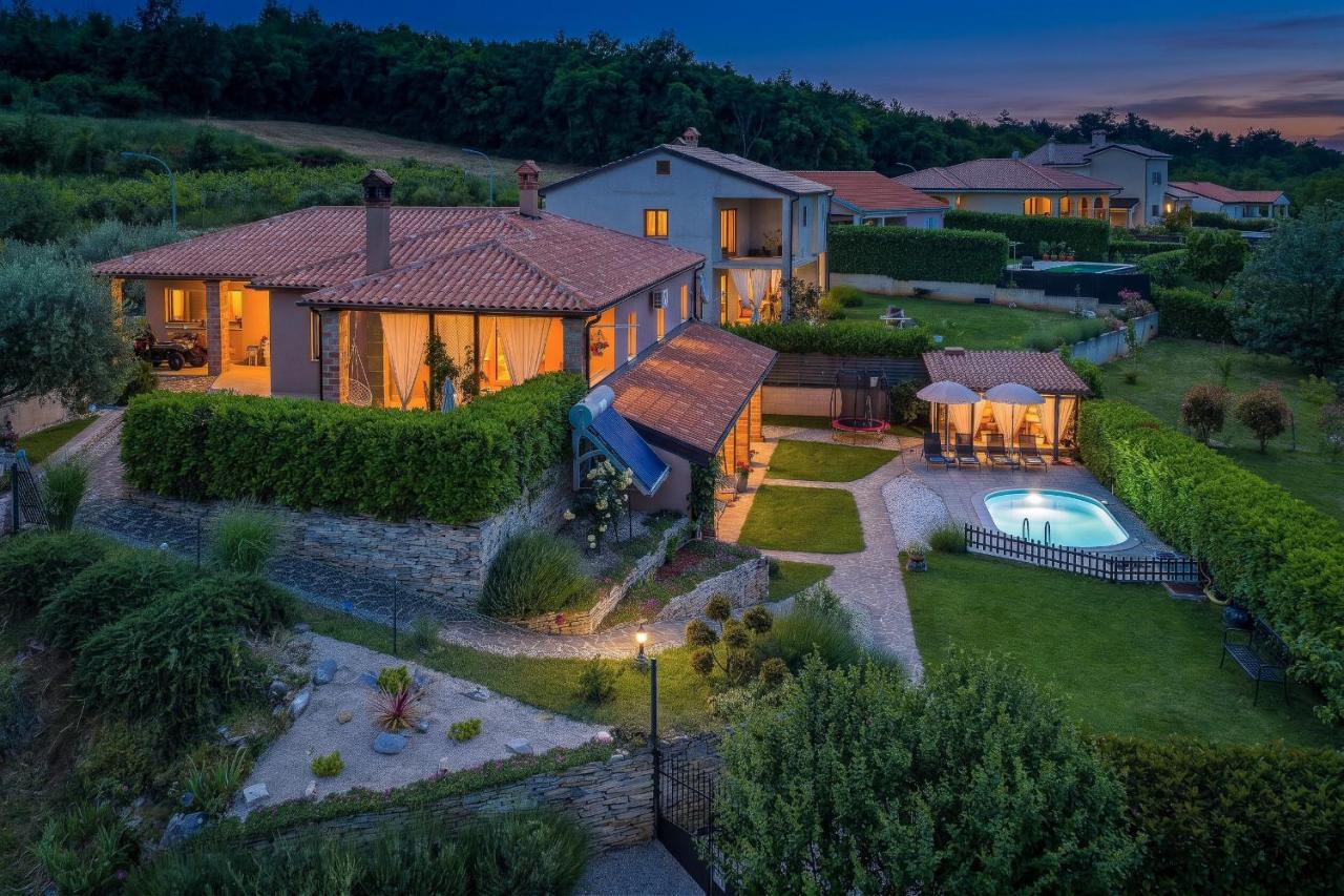 Casa Sara and Sasha near Motovun with private pool - pet friendly truffle paradise - Chambres d'hôtes Oprtalj