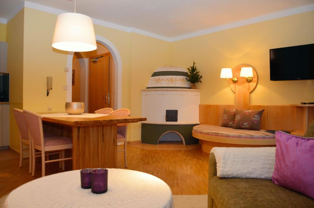 Appartamento con 2 Camere da Letto e Vista Lago Diretta