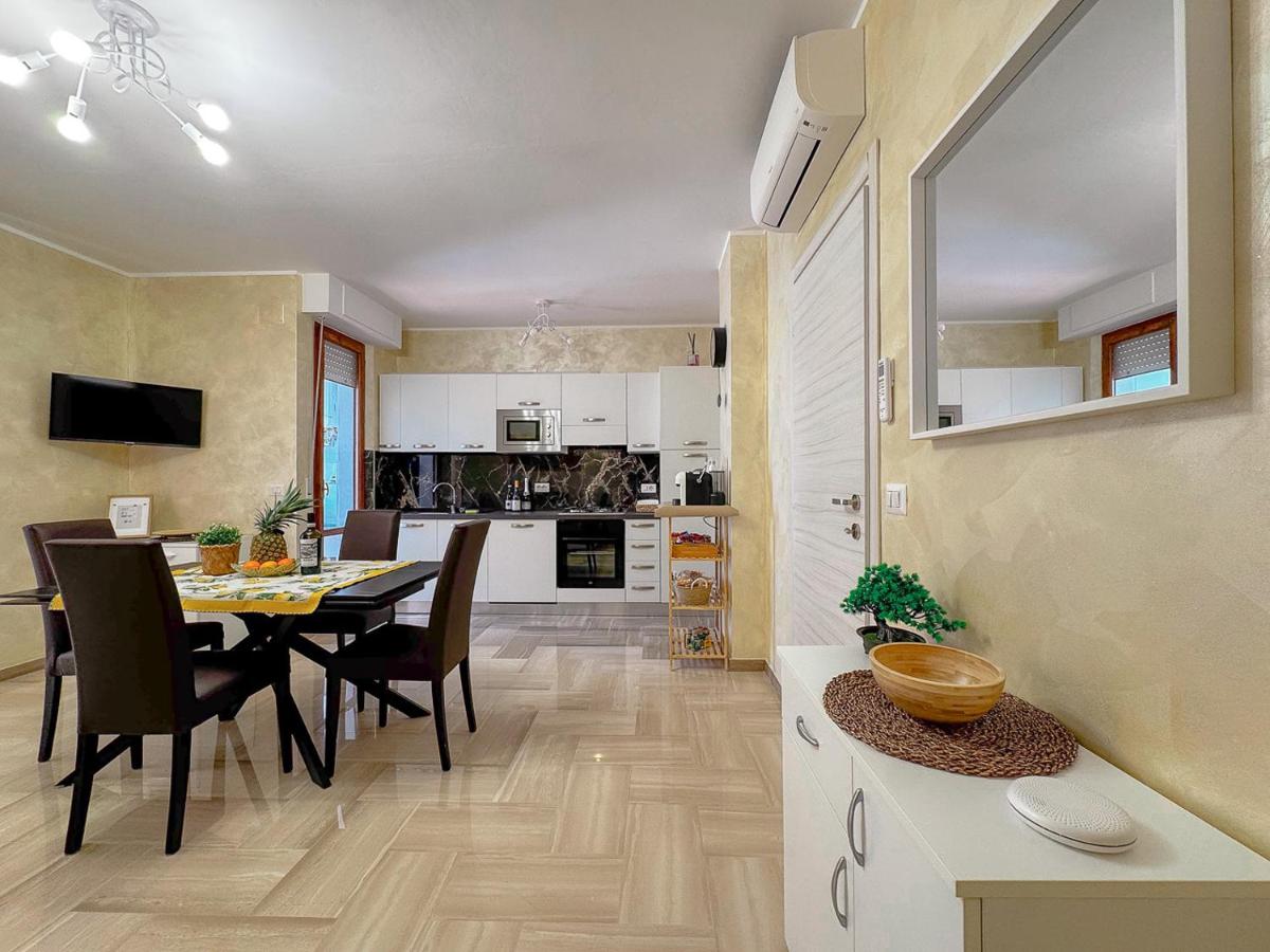 Near marina & promenade, free parking by Host Hero - Chambres d'hôtes Porto San Giorgio