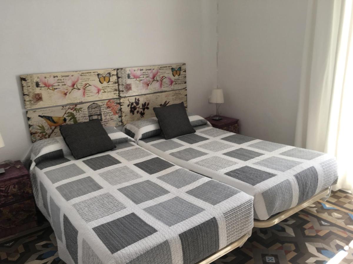 Large Exterior Double Room with private bathroom and balcony