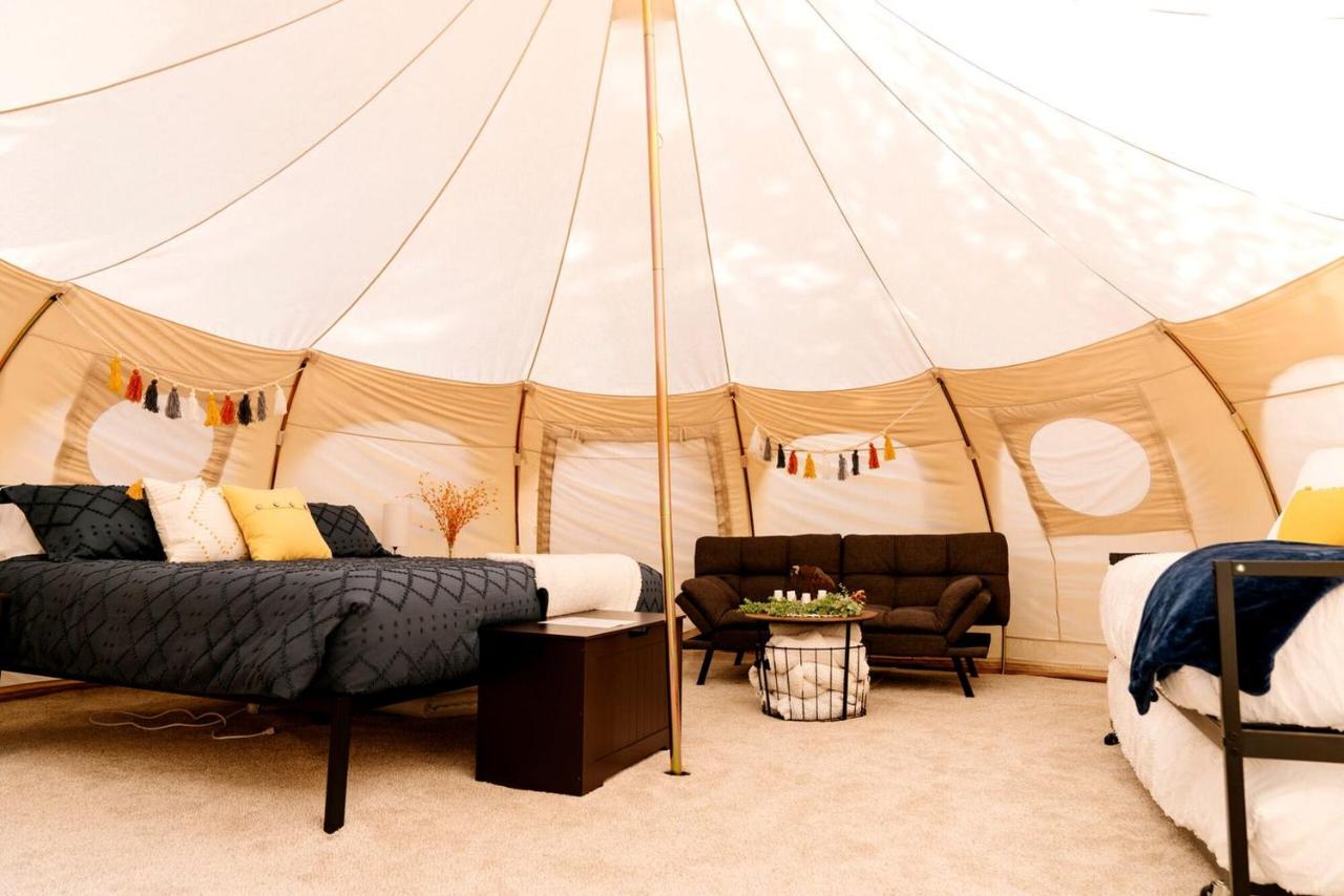Roomy Family Bell Tent in Island Park, Idaho and near Harriman State Park - Chambres d'hôtes Island Park