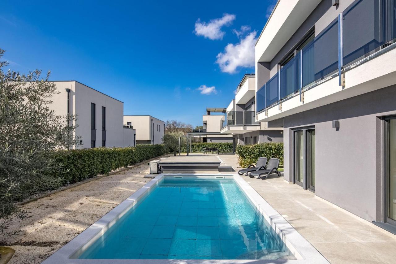 Villa Centinera with Private Pool - Happy Rentals - Bed and Breakfast Pula