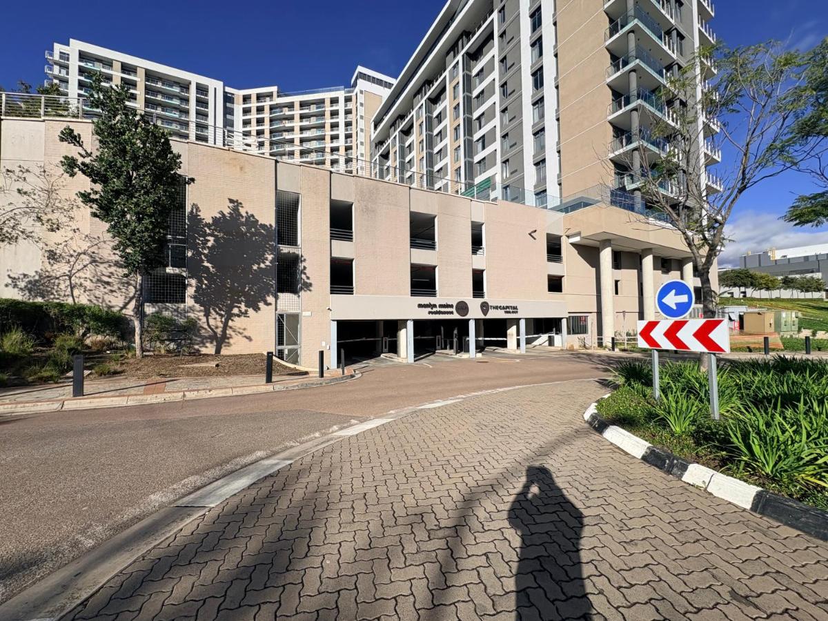 Menlyn Maine Luxury Apartment - Bed and Breakfast Pretoria