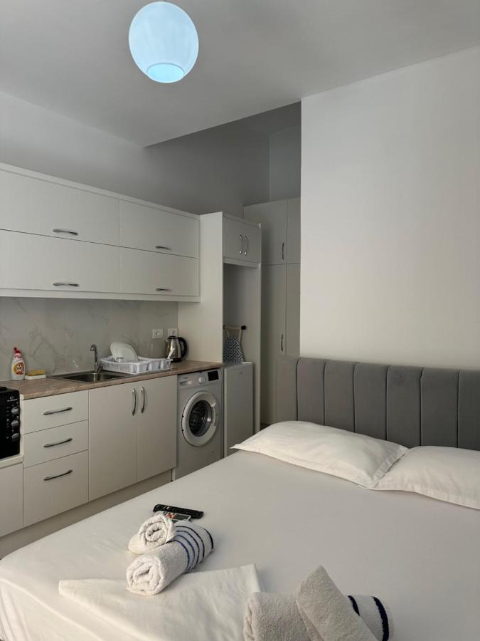 Adela's Saranda Central Apartment - B&B Saranda