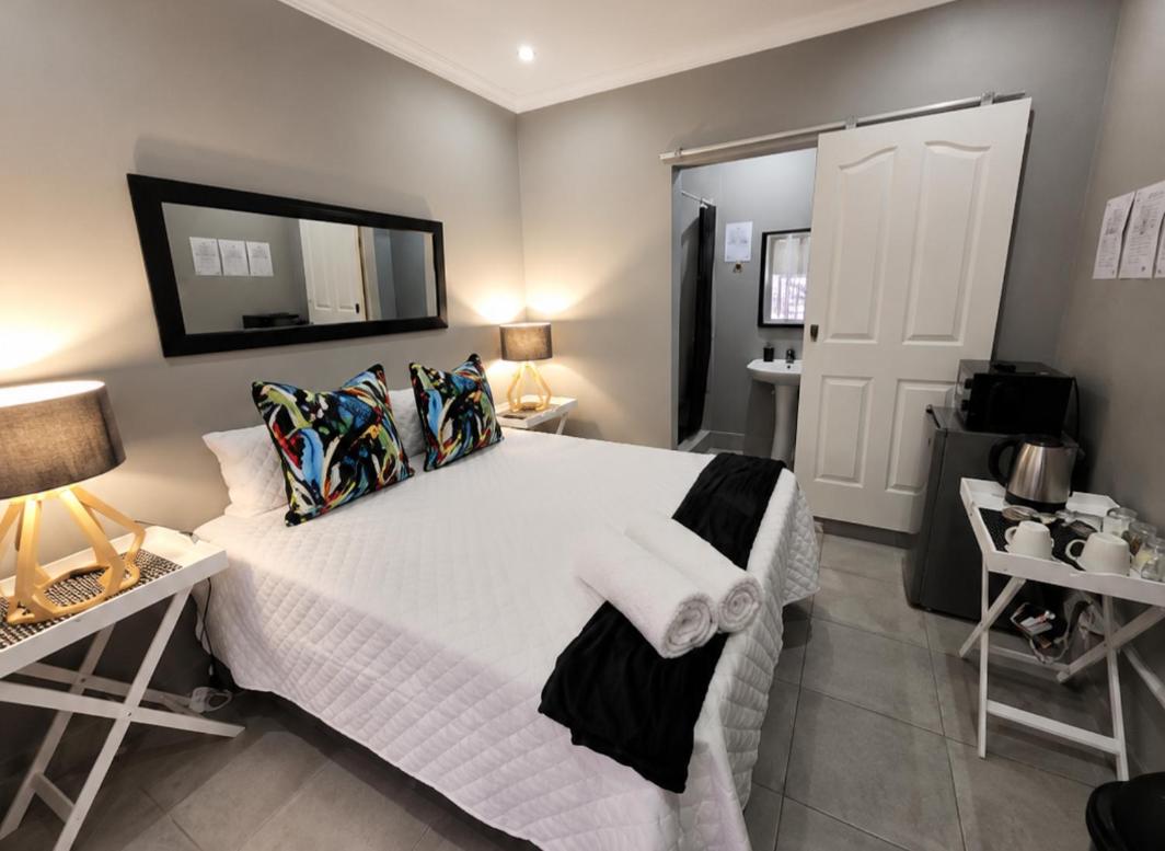 Zhantique Guest House 2- Unit 9 - B&B Boksburg