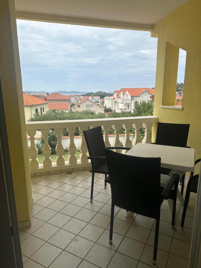Apartamento de 1 dormitorio con balcón