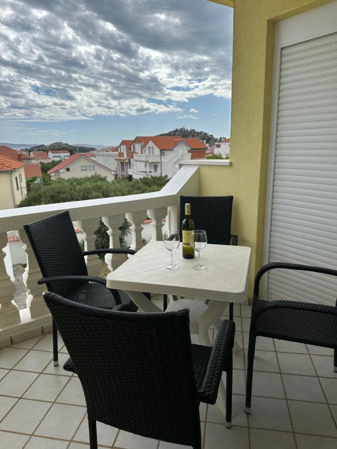 Apartamento de 1 dormitorio con balcón