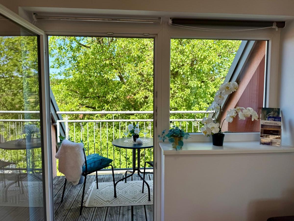 McHome Self Check-In Loftartiges und großes Apartment mitten im Grünen mit Balkon DG06 in Dobl bei Graz - Chambres d'hôtes Dietersdorf