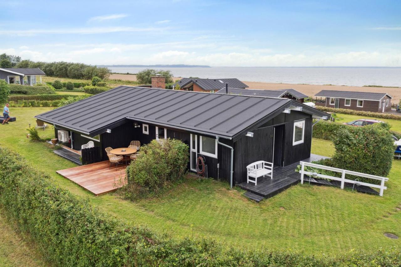 Lovely Summerhouse By Skaastrup Strand W Sea View - B&B Bogense
