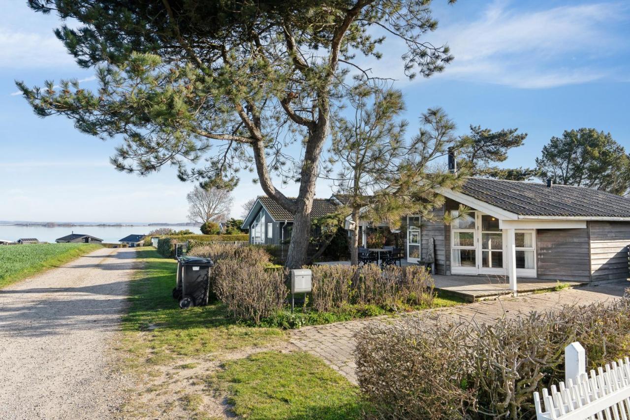 Cosy Holiday Home With Sea View - B&B Faaborg