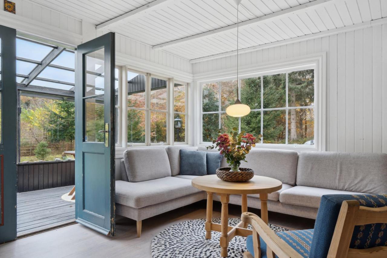 Cozy Summer House Near The Beach And Nature - Chambres d'hôtes Frederiksværk