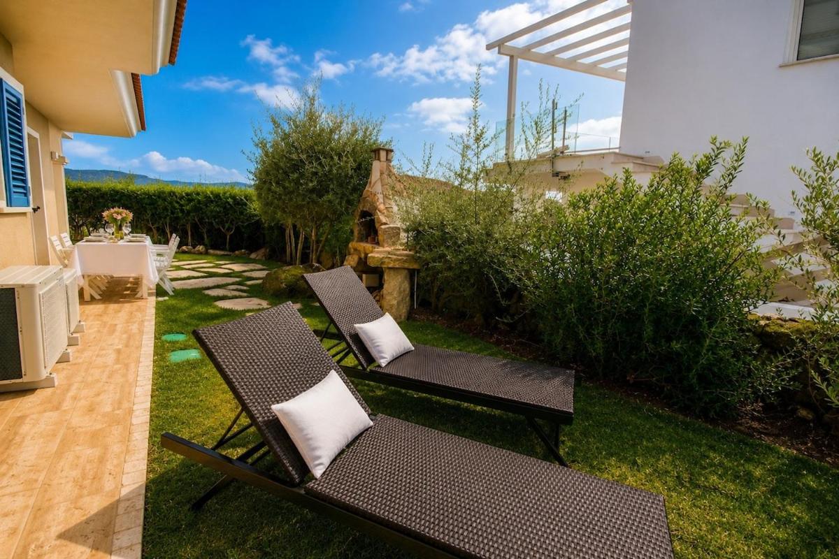 Marina House - Luxury apartment, sea view, WI-FI, Aircon - Key to Villas - Chambres d'hôtes Castelsardo