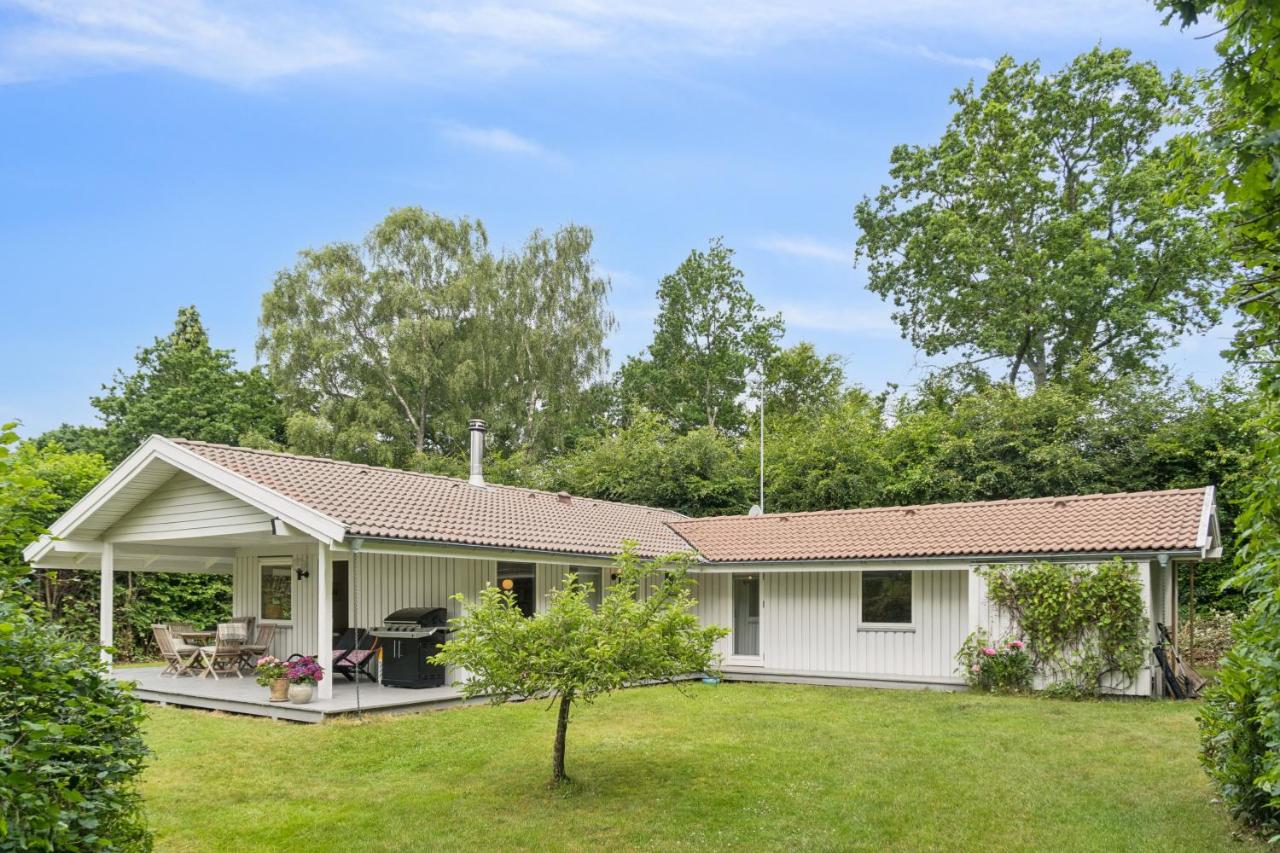 Cozy And Well-Appointed Summer House In Hornbæk - B&B Hornbæk