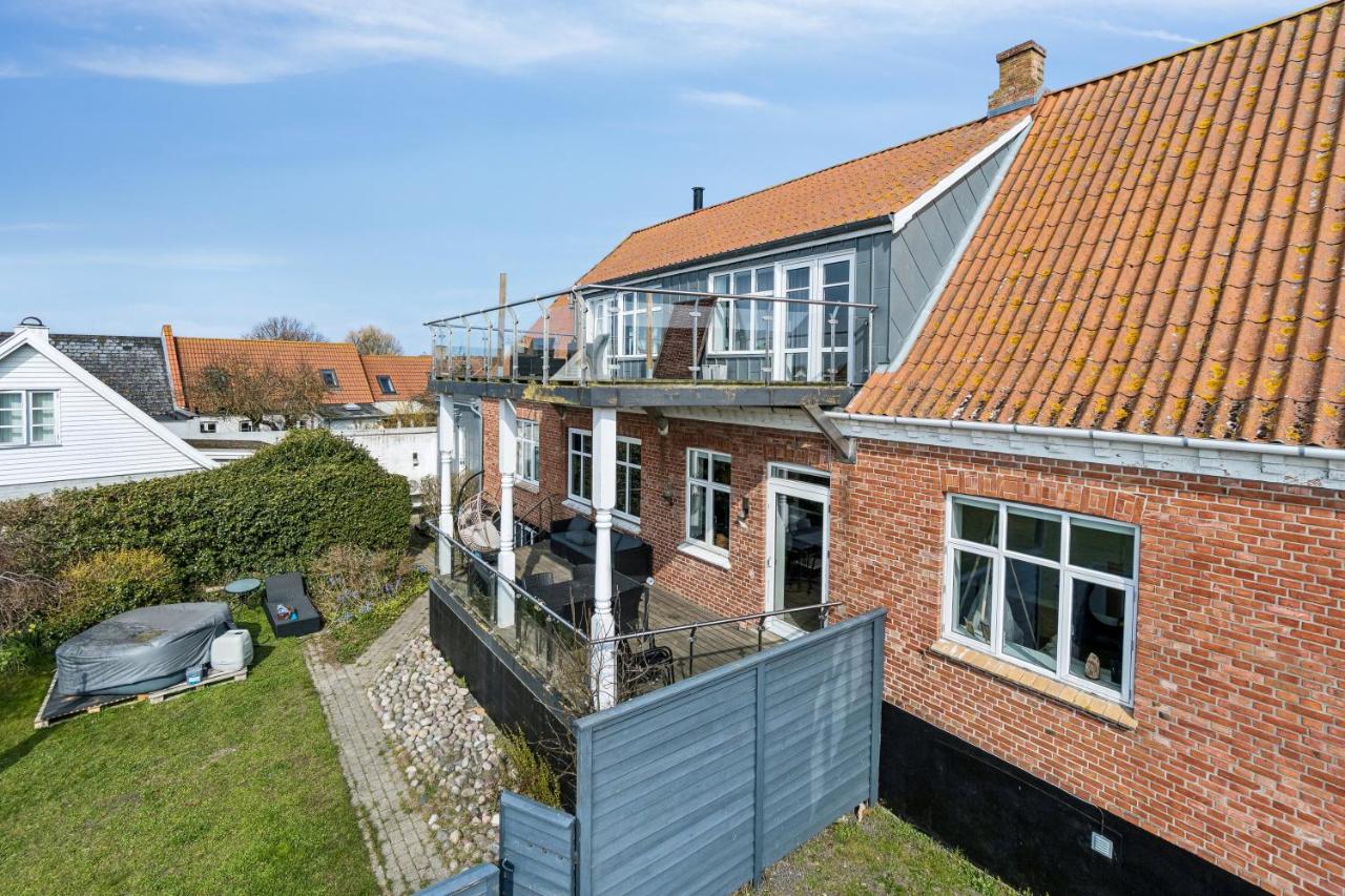 Close To The Sea Bright Apartment In Arnager - B&B Rønne