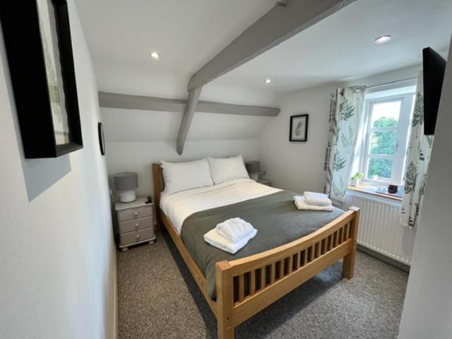 Swan House Tea Room and Bed & Breakfast - B&B Lydney