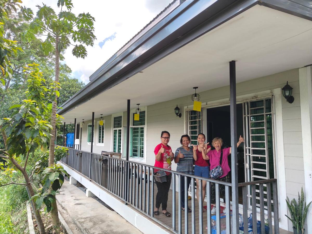 Homestay House - Tamparuli - B&B Tamparuli