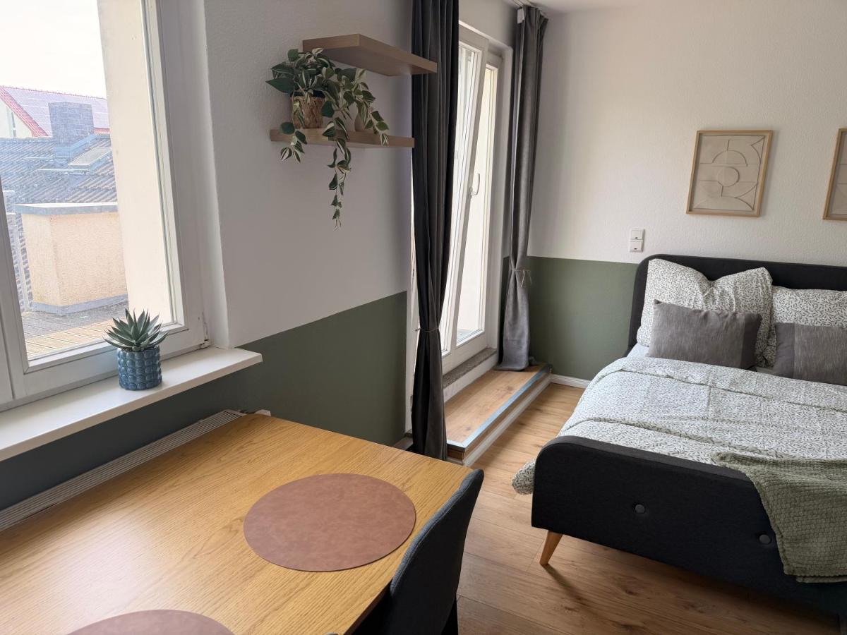 OMNI Rooms - Kastanienhof - B&B Wustermark