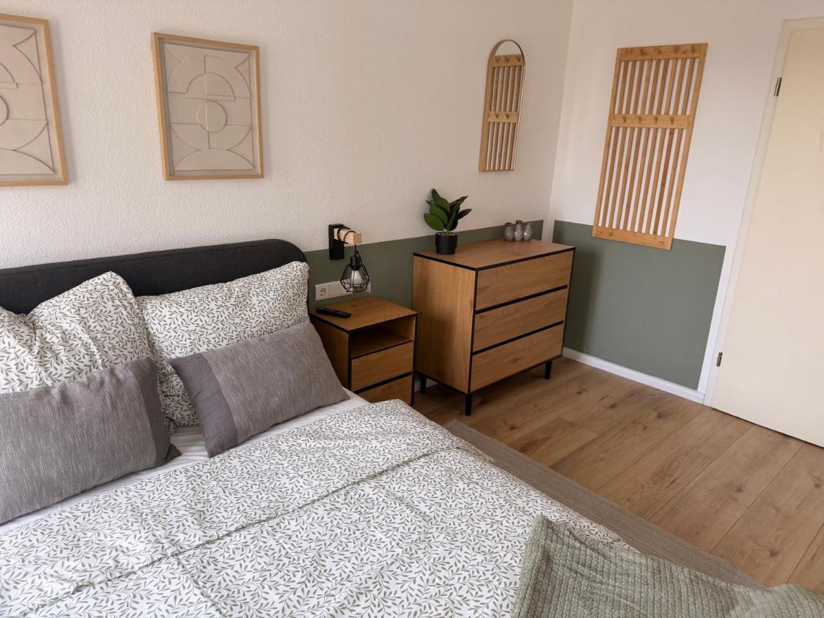 OMNI Rooms - Kastanienhof - B&B Wustermark