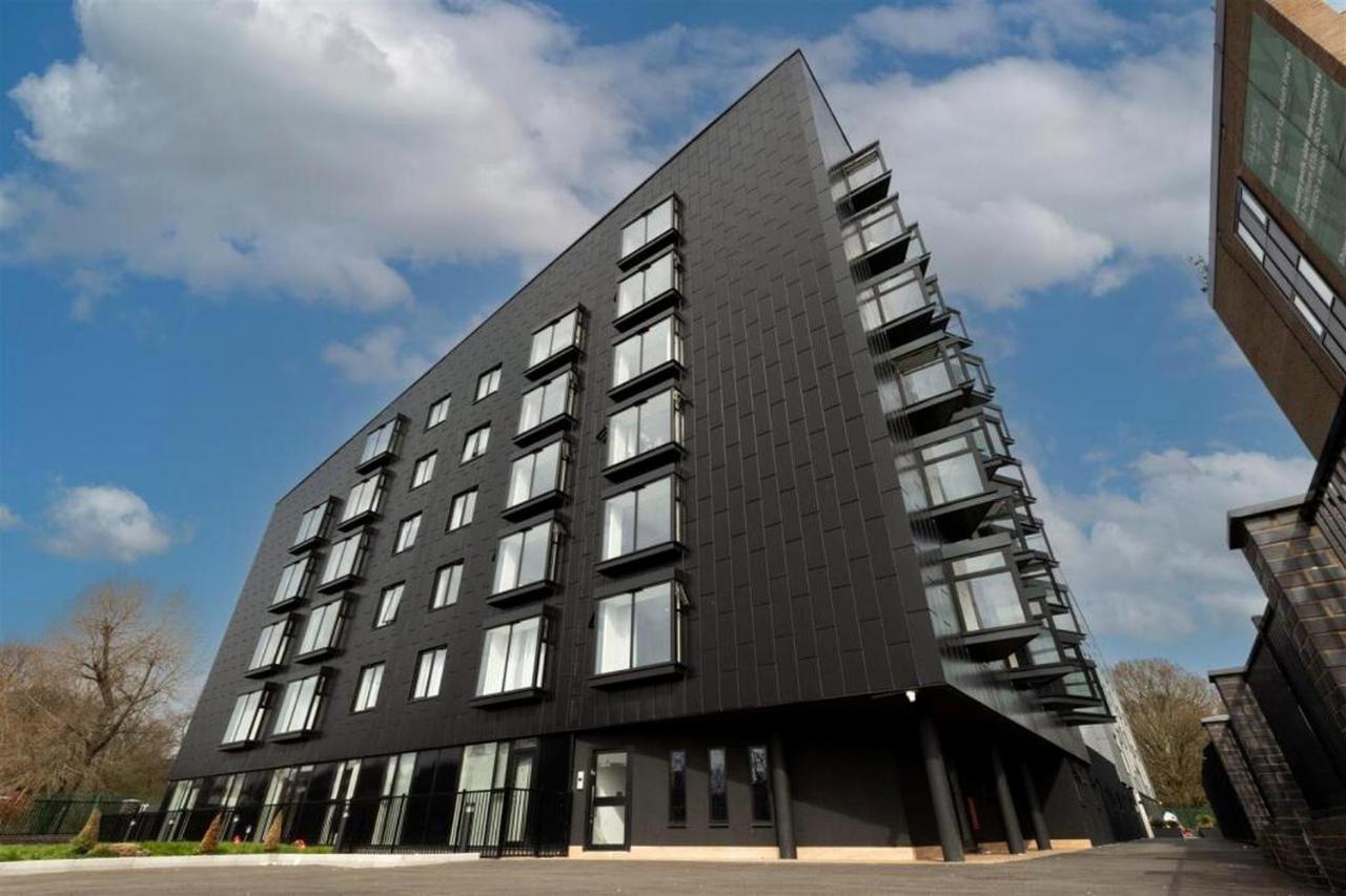 Modern 1 Bed Apt Near Birmingham Airport & NEC - Bed and Breakfast Birmingham