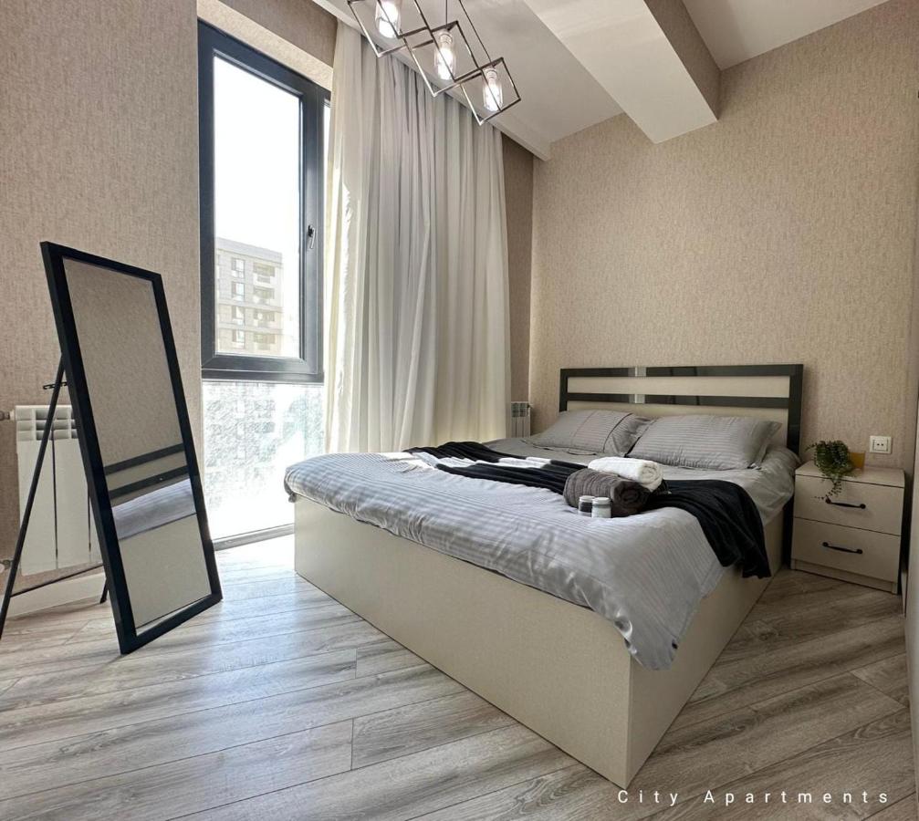 Grey Suite Apartment - Bed and Breakfast Bakoe