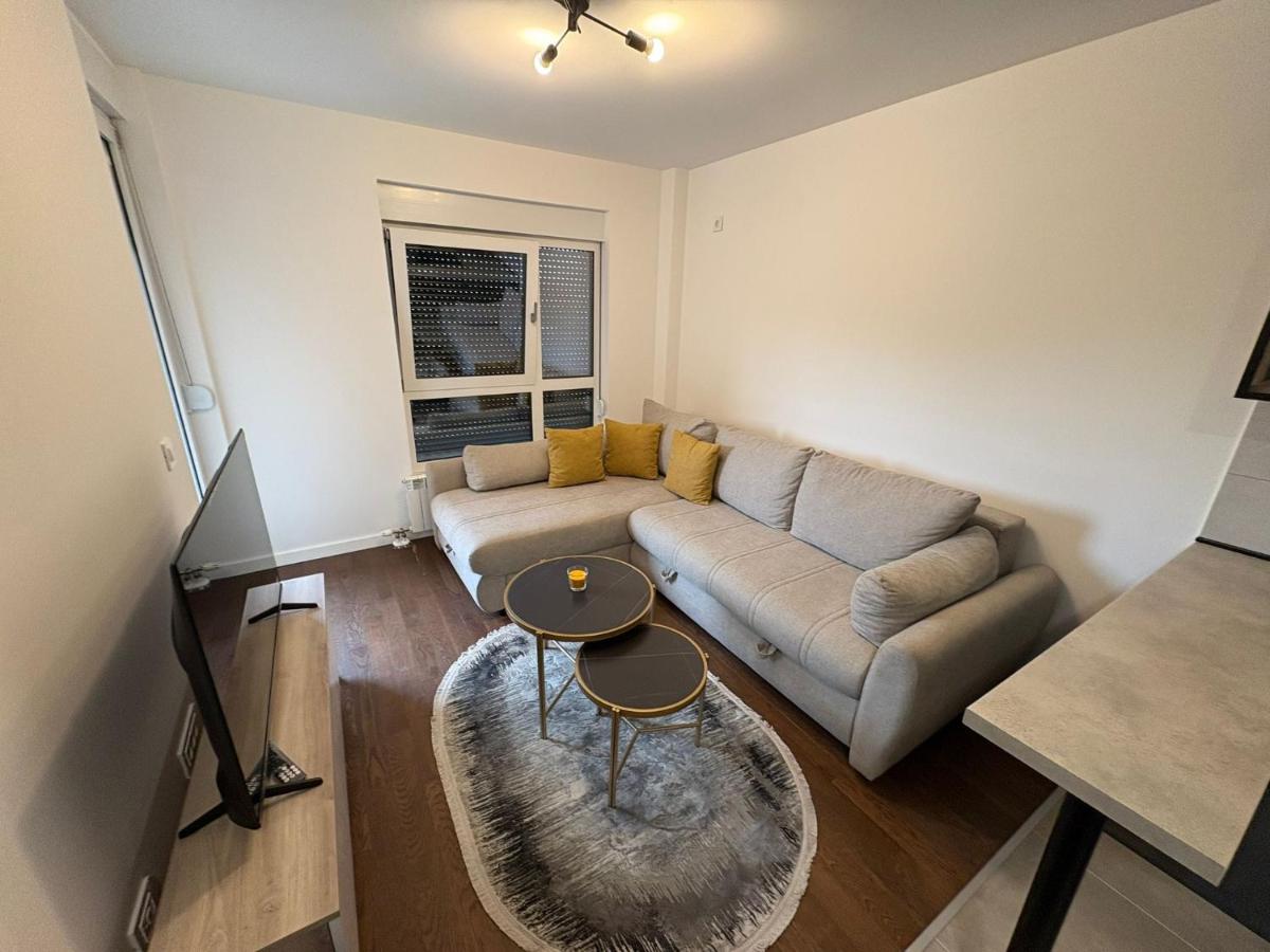 Tesla Palace III - Ferienwohnung Kragujevac