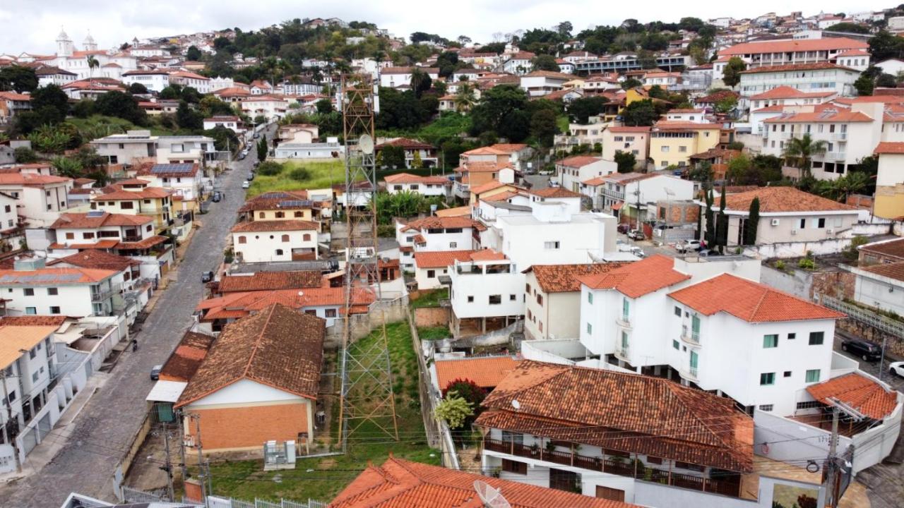 Casa Alceste - Casa inteira, com garagem privativa, a 10 minutos a pé do Centro Histórico de Diamantina - 05 hóspedes - Chambres d'hôtes Diamantina