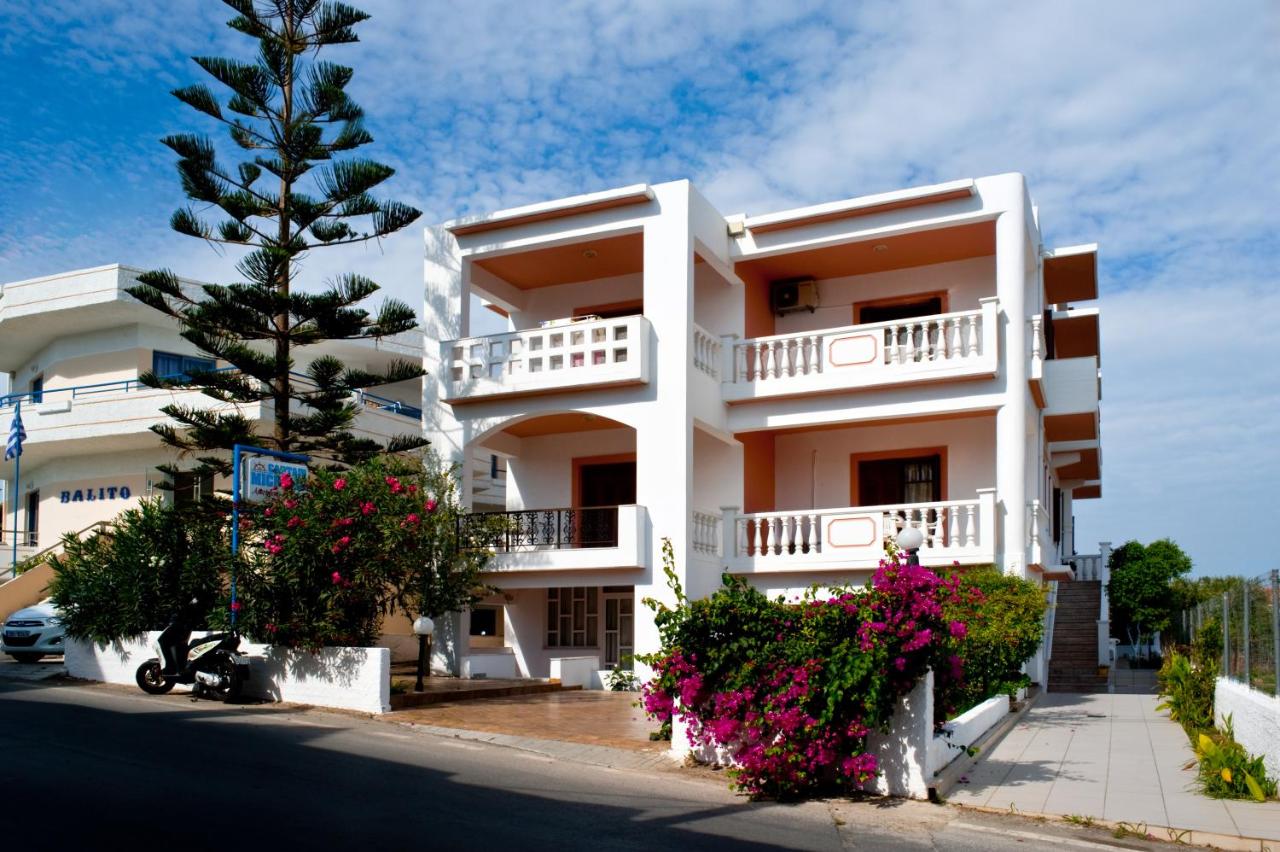 Galatas studio 3, ideal for solo travellers, 750m from the beach - Chambres d'hôtes Galatás