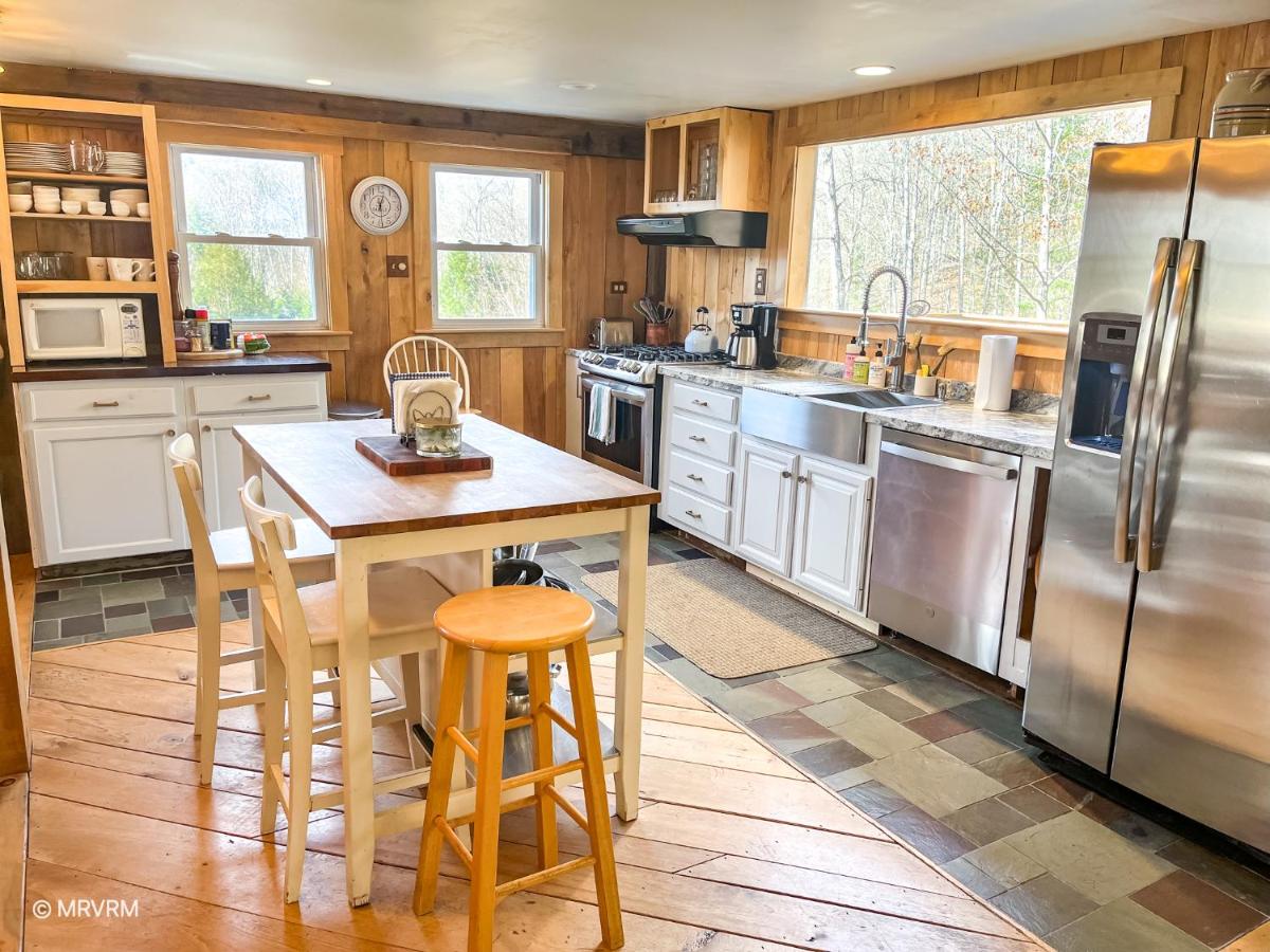 Kendall Brook Lodge - Bed and Breakfast Granville