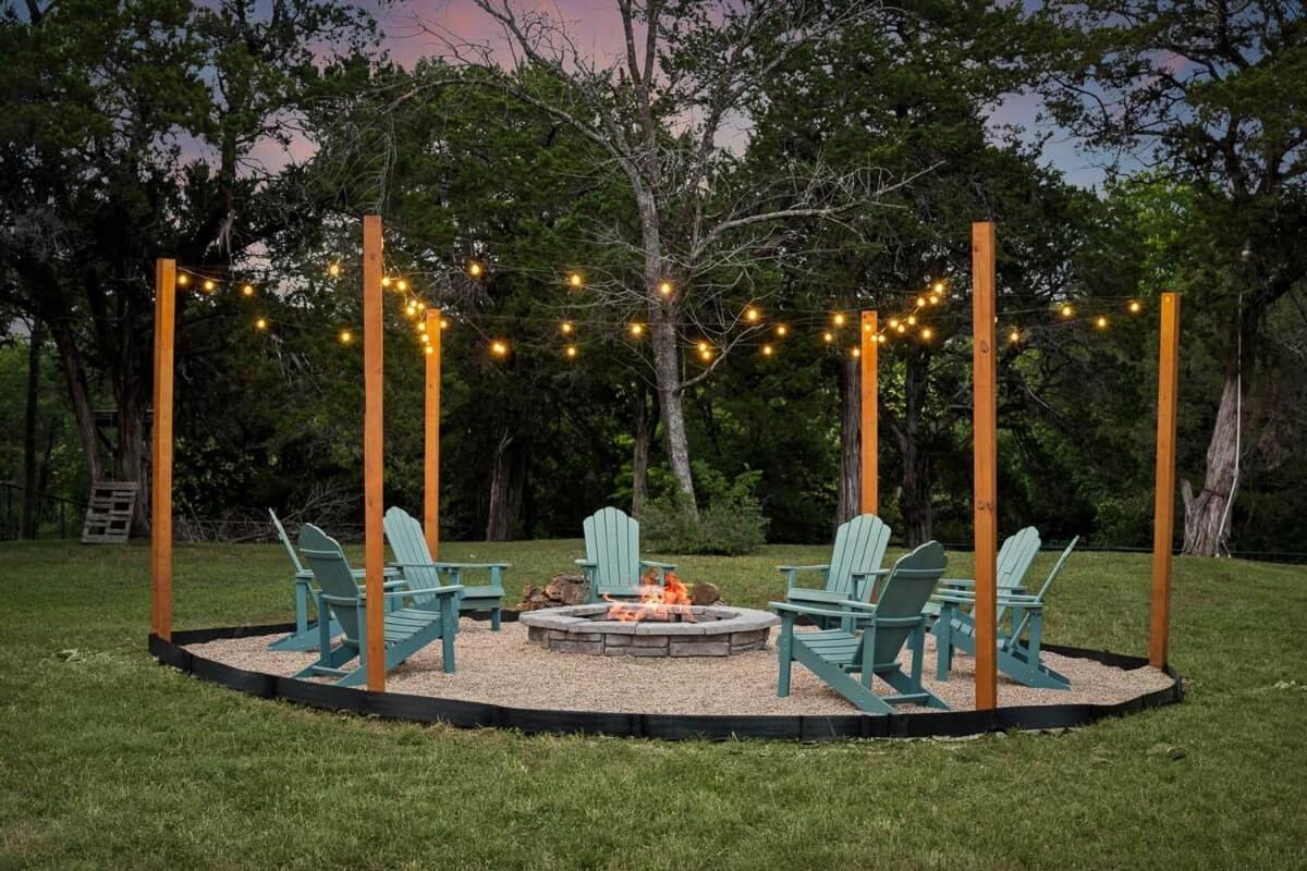 Lakeside Retreat, Hot Tub, Fire Pit, Sleeps 12 - B&B Whitney