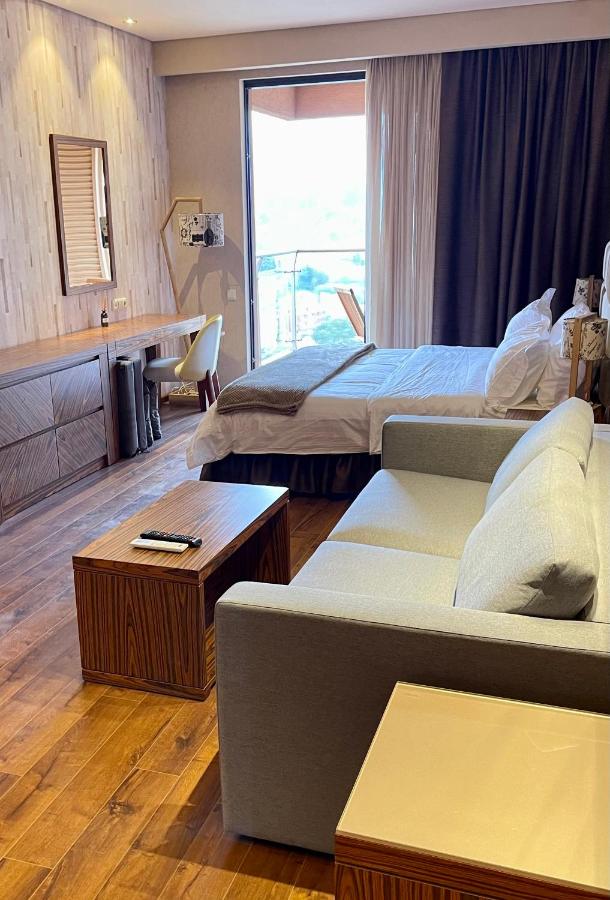 Familienzimmer mit seitlichem Meerblick