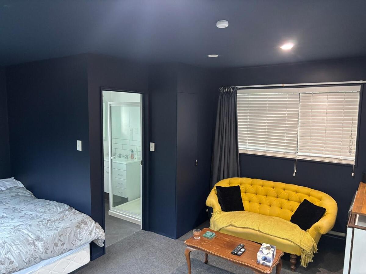 Private and comfortable guesthouse - B&B Christchurch