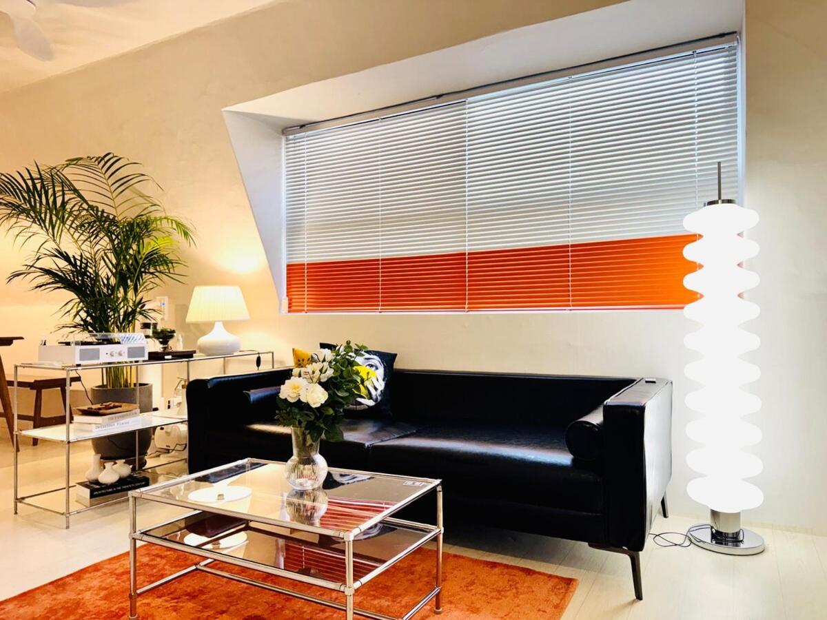 1 Min to Subway , 3 Queen Beds , Up to 6 Guests , Seoul Center - B&B Seoul