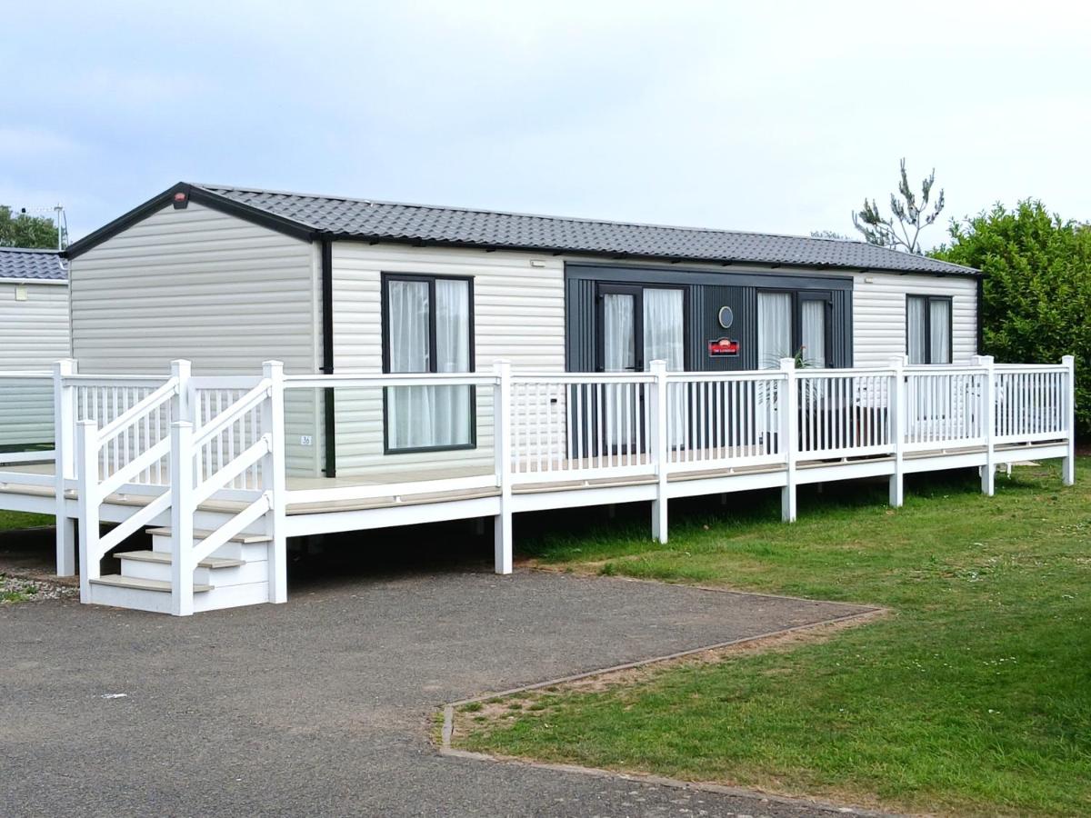 Luxury Mini Lodge - Adults Only - Peaceful Location at Southview - B&B Skegness