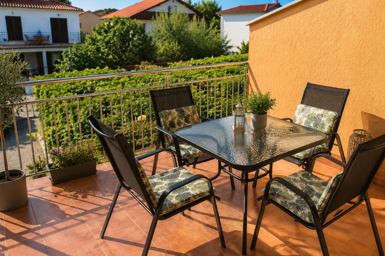 Apartments Novoselic - B&B Vir