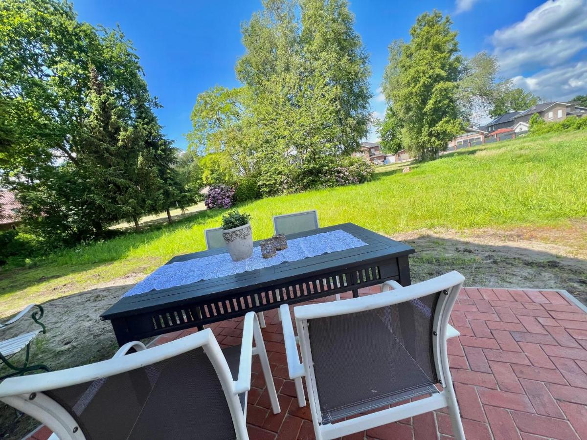 HafenNest Barßel - Moderne Ferienwohnung bis 4 Personen - Bed and Breakfast Barßel