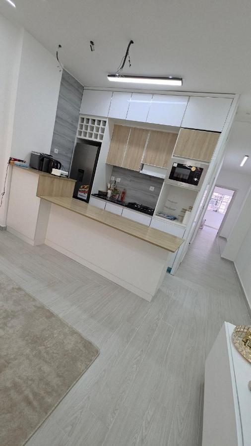 Price and quality, new apartment in the city center - Ferienwohnung Luanda